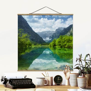 Stoffbild mit Posterleisten - Bergsee mit Spiegelung - Quadrat 1:1