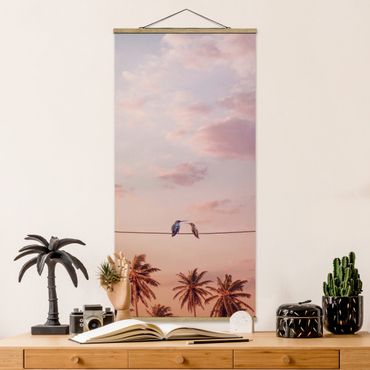 Stoffbild mit Posterleisten - Jonas Loose - Sonnenuntergang mit Kolibris - Hochformat 1:2