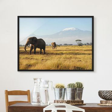 Bild mit Rahmen - Elefanten vor dem Kilimanjaro in Kenia - Querformat 3:4