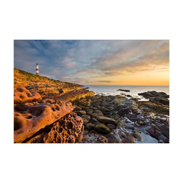 Gulvtæppe creme Tarbat Ness Lighthouse And Sunset At The Ocean