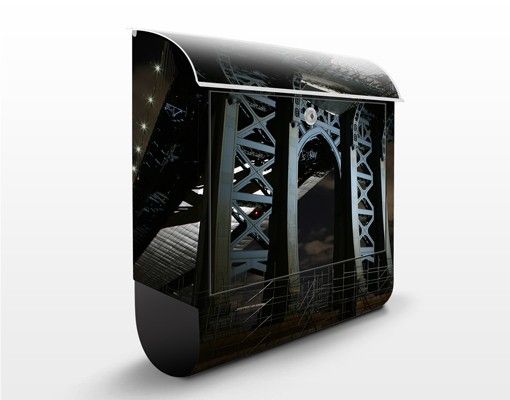 Postkasser sort Manhattan Bridge At Night