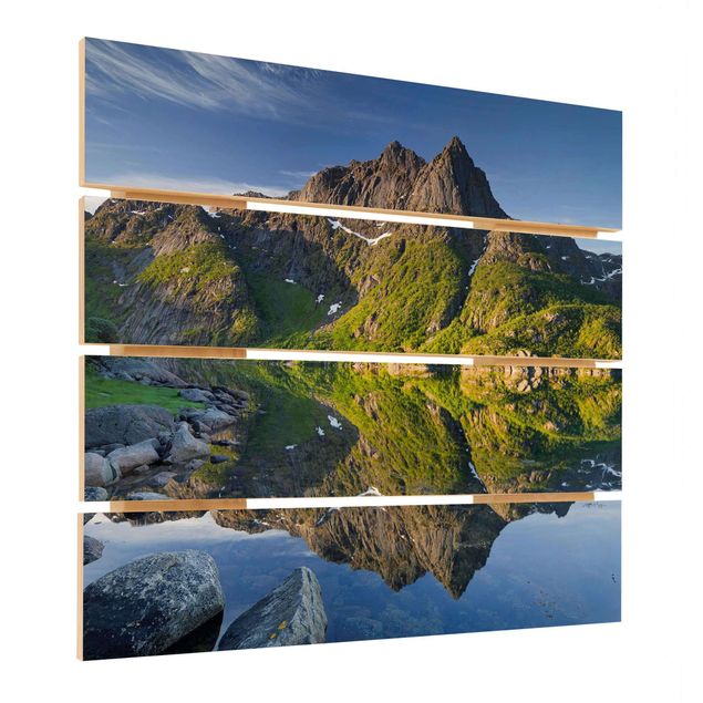 Prints på træ Mountain Landscape With Water Reflection In Norway