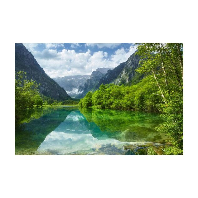 Grønt tæppe Mountain Lake With Reflection