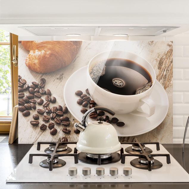 køkken dekorationer Steaming Coffee Cup With Coffee Beans