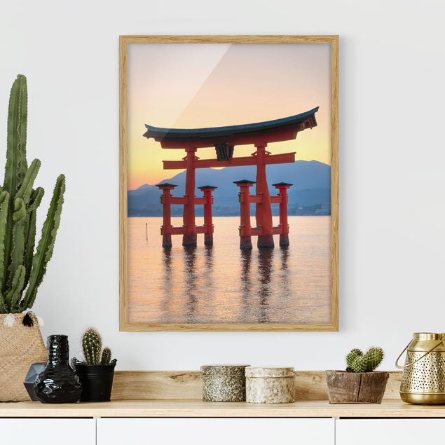 Billeder bjerge Torii At Itsukushima
