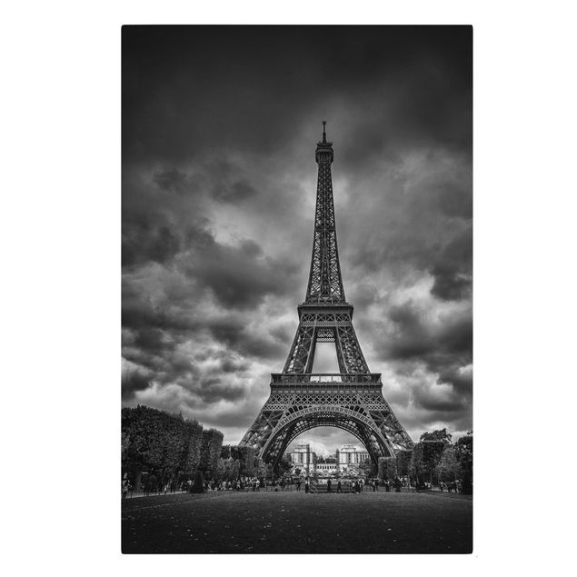 Billeder på lærred sort og hvid Eiffel Tower In Front Of Clouds In Black And White