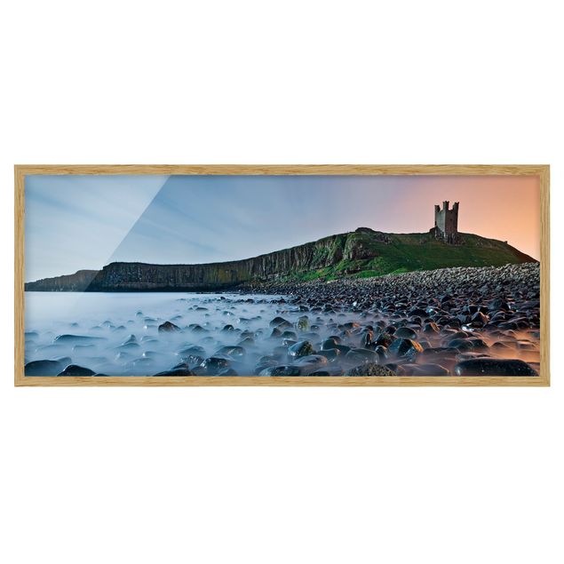 Indrammede plakater landskaber Sunrise With Fog At Dunstanburgh Castle