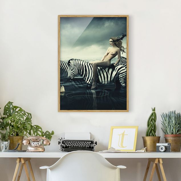 Billeder zebraer Woman Posing With Zebras