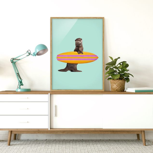Indrammede plakater dyr Otter With Surfboard