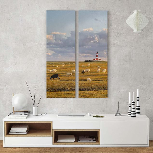 Billeder bjerge North Sea Lighthouse With Flock Of Sheep