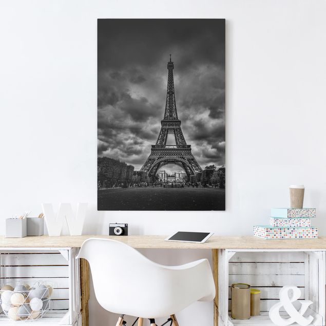 Billeder Paris Eiffel Tower In Front Of Clouds In Black And White
