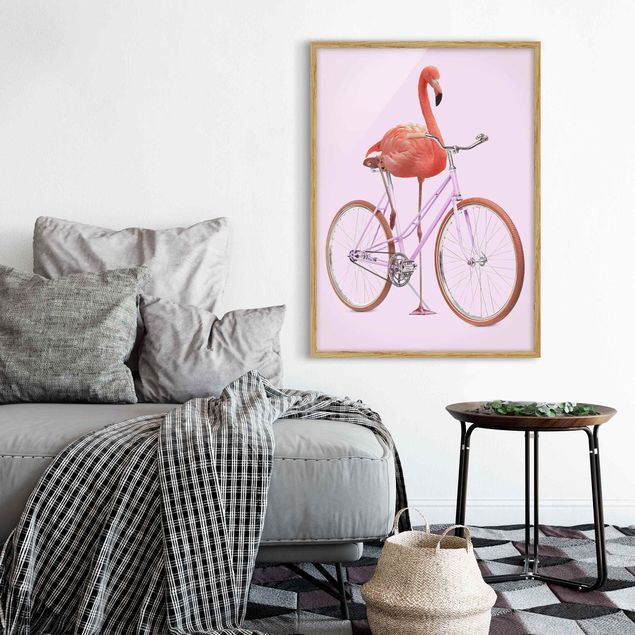Indrammede plakater dyr Flamingo With Bicycle