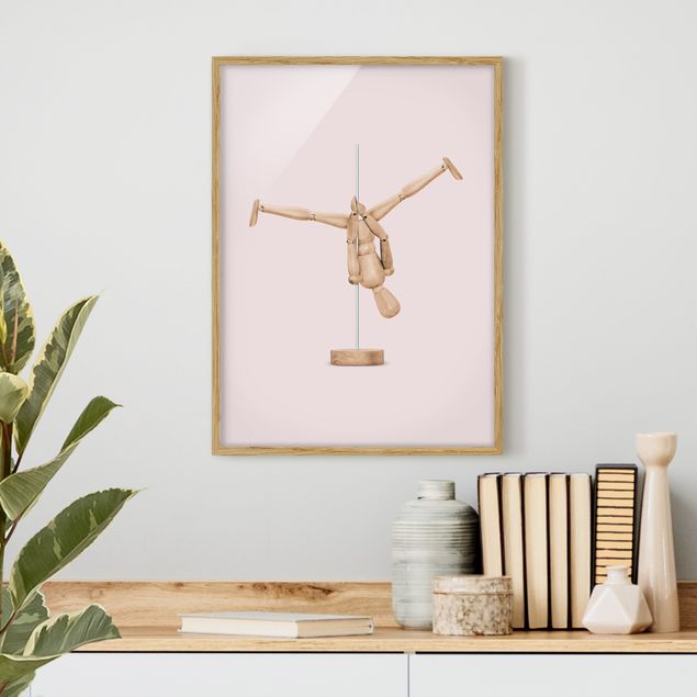 Indrammede plakater abstrakt Pole Dance With Wooden Figure