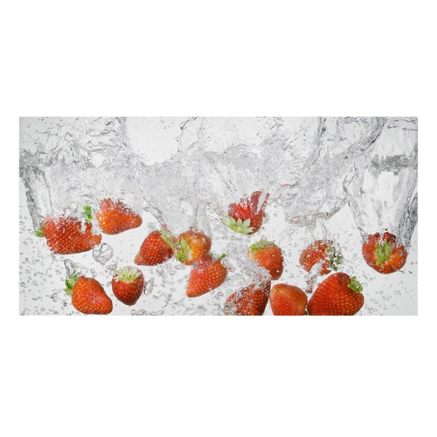 Billeder på lærred grøntsager og frukt Fresh Strawberries In Water