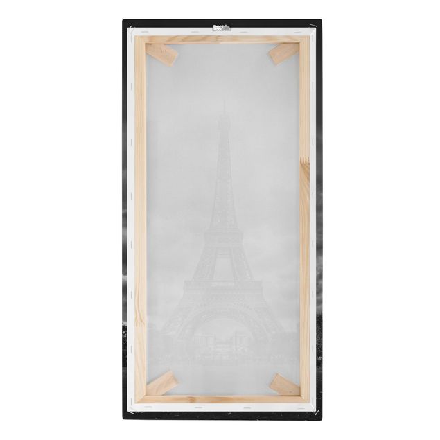 Billeder sort og hvid Eiffel Tower In Front Of Clouds In Black And White