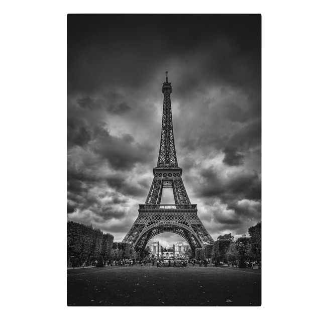 Billeder på lærred sort og hvid Eiffel Tower In Front Of Clouds In Black And White