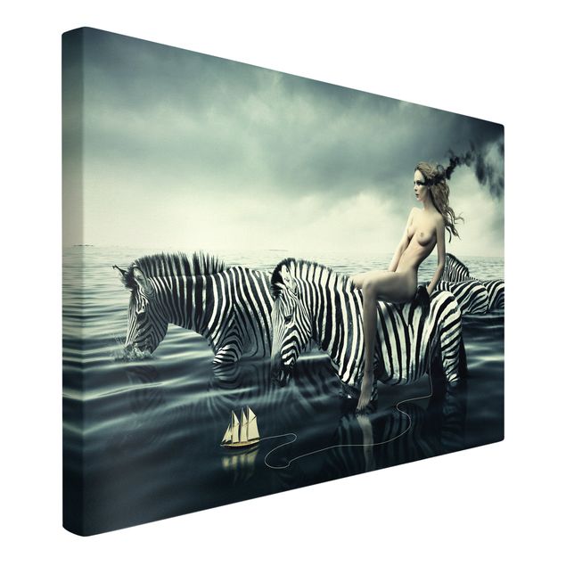 Billeder nøgen og erotik Woman Posing With Zebras