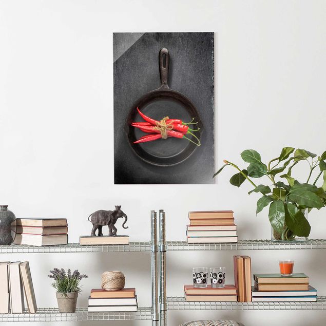 Billeder kunsttryk Red Chili Bundles In Pan On Slate