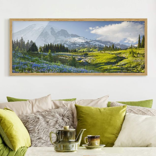 køkken dekorationer Mountain Meadow With Blue Flowers in Front of Mt. Rainier