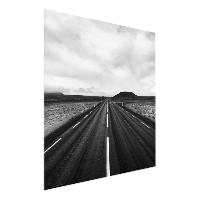 Glasbilleder sort og hvid Straight Road In Iceland