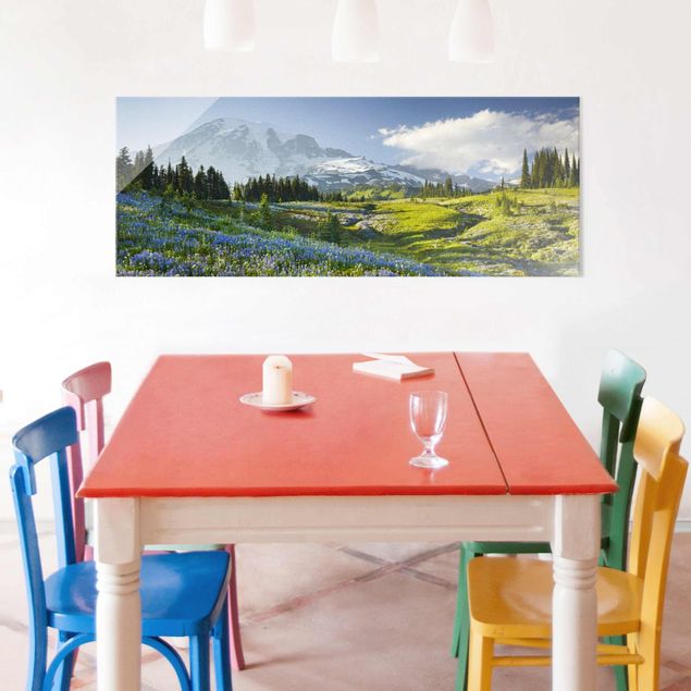 Glasbilleder landskaber Mountain Meadow With Blue Flowers in Front of Mt. Rainier