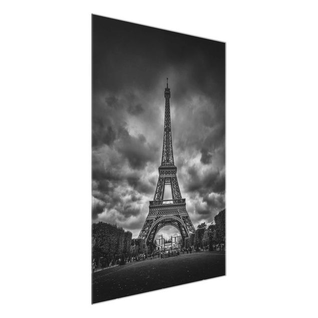 Glasbilleder arkitektur og skyline Eiffel Tower In Front Of Clouds In Black And White