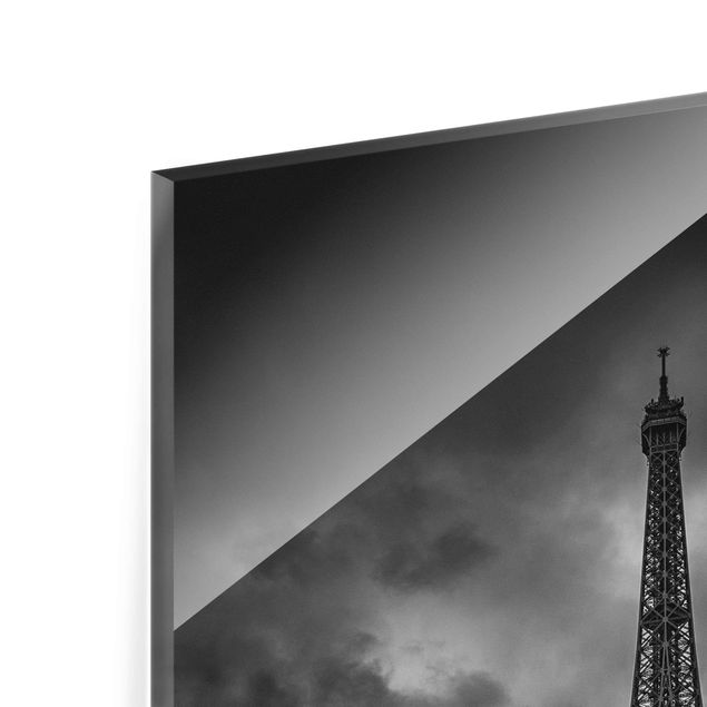 Billeder sort og hvid Eiffel Tower In Front Of Clouds In Black And White