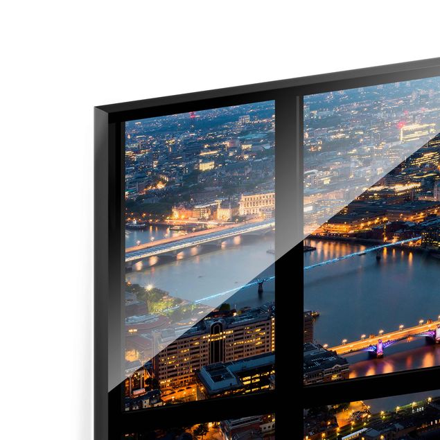 Glas magnettavla Window view of London's skyline with bridge