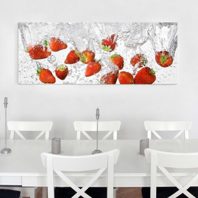 køkken dekorationer Fresh Strawberries In Water