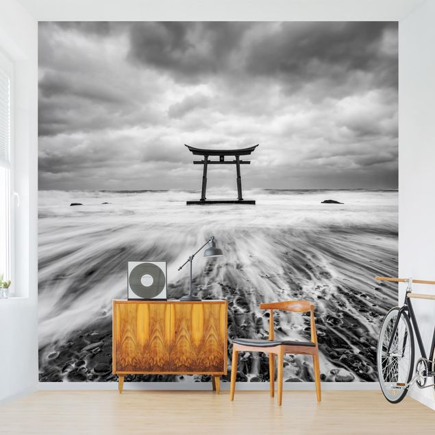 Sort hvid tapet Japanese Torii In The Ocean