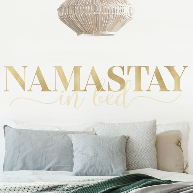 Wallstickers ordsprog Namastay in bed Gold