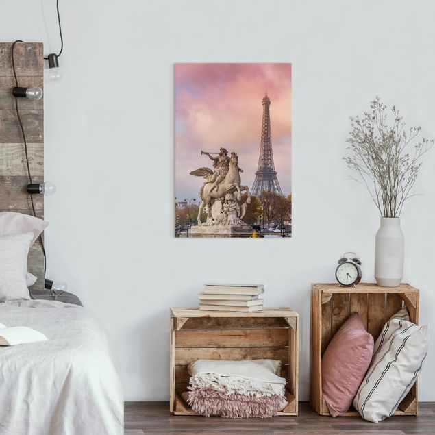 Billeder på lærred Paris Statue Of Horseman In Front Of Eiffel Tower