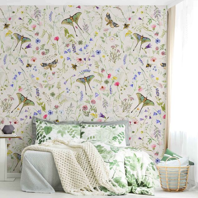 Sommerfugle tapet Butterflies With Flowers On Cream Colour