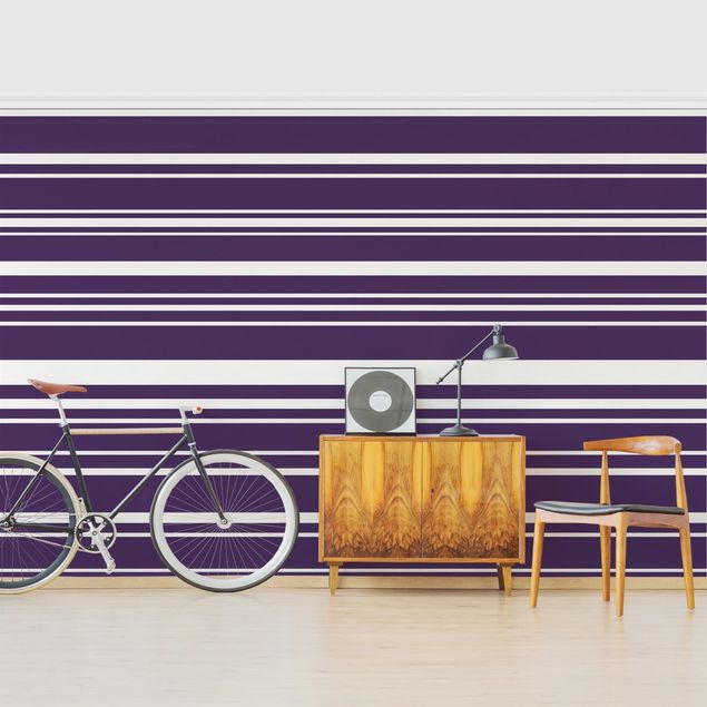 Tapet moderne Stripes On Purple Backdrop
