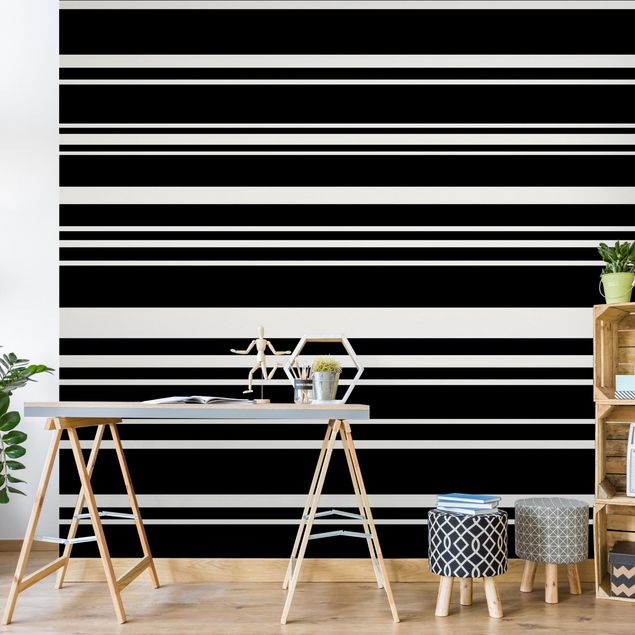 Mønstret tapeter Stripes On Black Backdrop