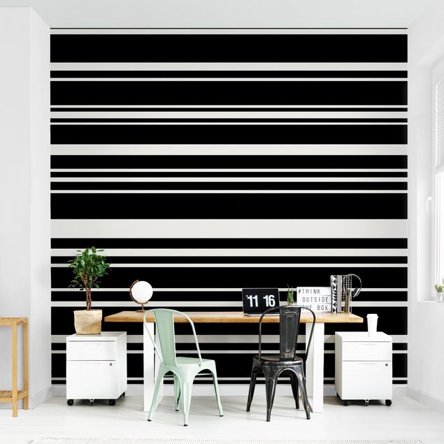 Moderne tapet Stripes On Black Backdrop