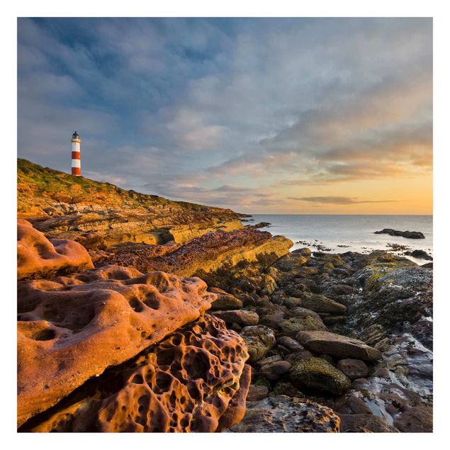 Fototapet landskaber Tarbat Ness Lighthouse And Sunset At The Ocean