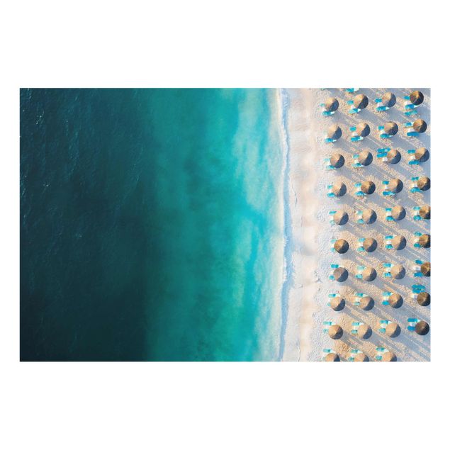Billeder hav White Sandy Beach With Straw Parasols