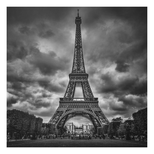 køkken dekorationer Eiffel Tower In Front Of Clouds In Black And White