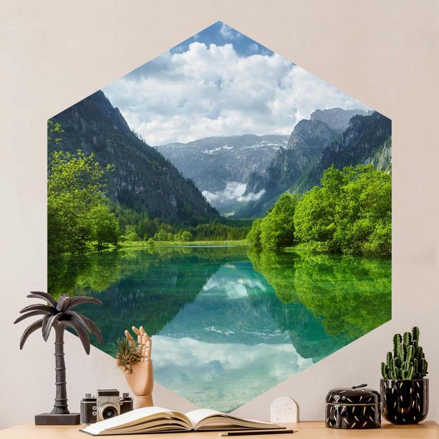 Fototapet bjerge Mountain Lake With Reflection