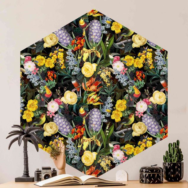 Fugle tapet Flowers With Colourful Tropical Birds