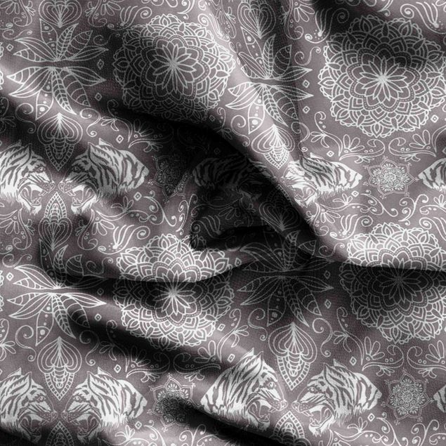 gardiner på mål Boho Tiger Pattern With Mandala In Warm Grey