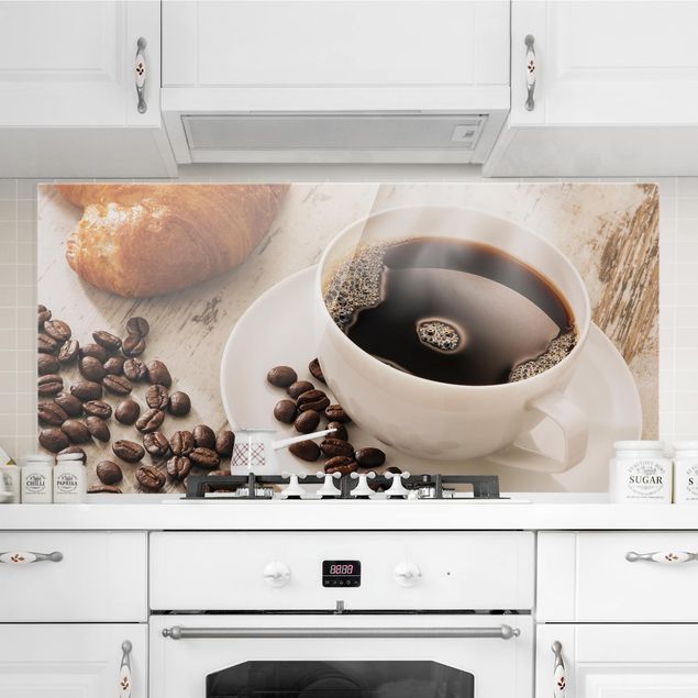 køkken dekorationer Steaming Coffee Cup With Coffee Beans
