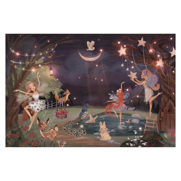 Tapet At Night In A Garden With Fairies