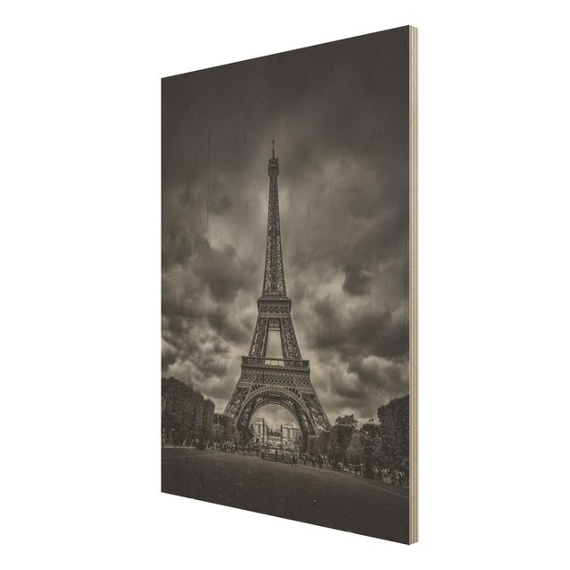 Prints på træ Eiffel Tower In Front Of Clouds In Black And White