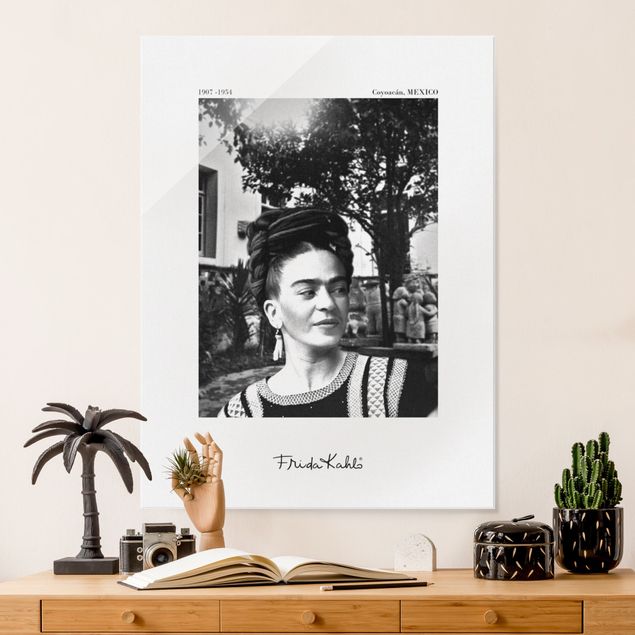 Glasbilleder sort og hvid Frida Kahlo Photograph Portrait In The Garden