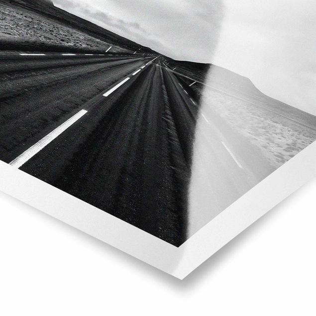 Billeder sort og hvid Straight Road In Iceland