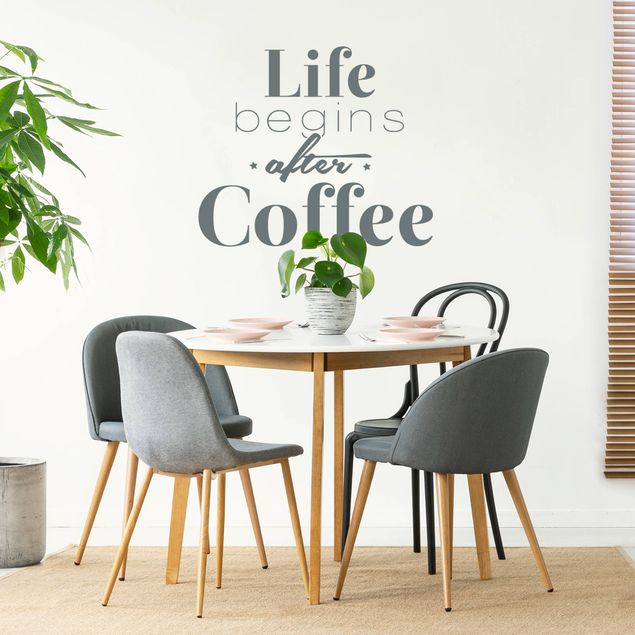 Wallstickers ordsprog Life begins after coffee