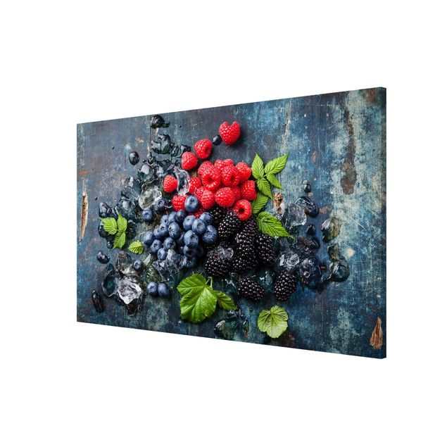 Billeder moderne Berry Mix With Ice Cubes Wood