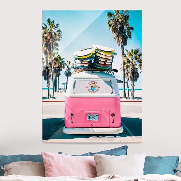 Glasbilleder landskaber Pink VW Bus With Surfboards